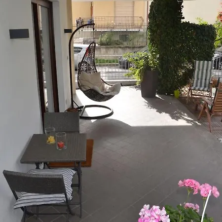 Con Giardino. Casa Di Bri